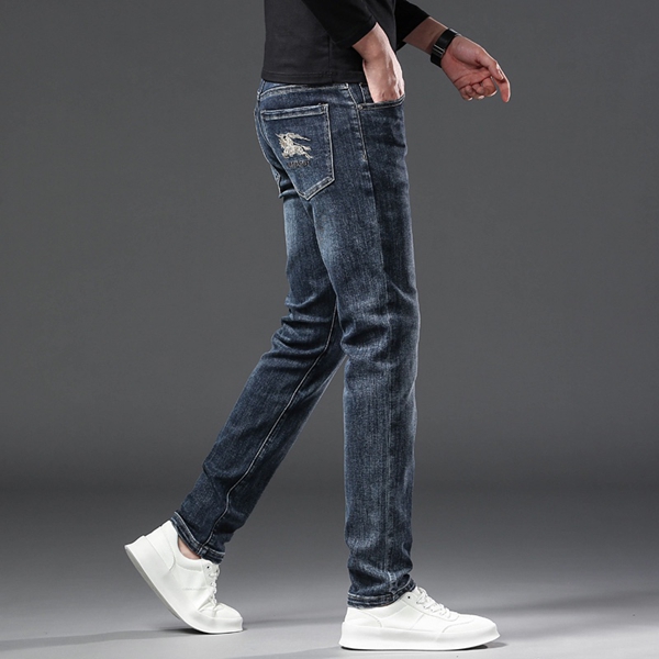 ブランドジーンズ着用イメージ